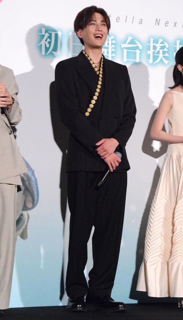 八木勇征、福本莉子にサプライズ成功！映画『隣のステラ』初日舞台あいさつ（15枚目）