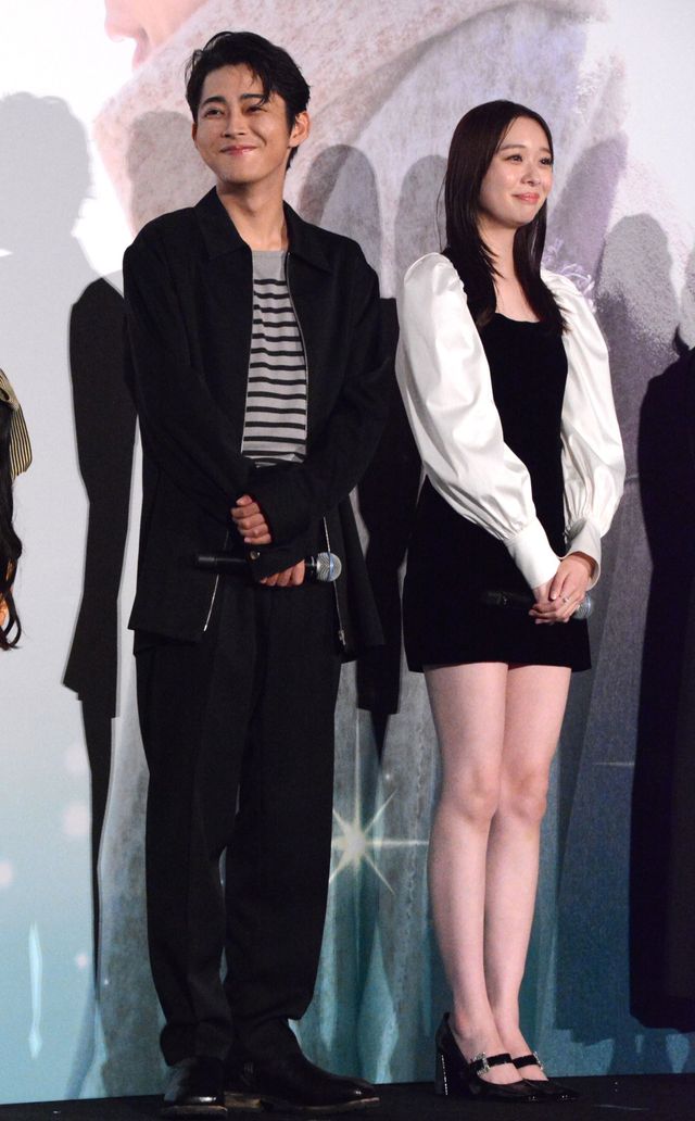 八木勇征、福本莉子にサプライズ成功！映画『隣のステラ』初日舞台あいさつ（18枚目）