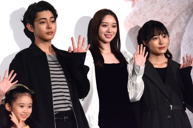 八木勇征、福本莉子にサプライズ成功！映画『隣のステラ』初日舞台あいさつ（25枚目）