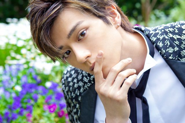 寄りすぎ！【新田真剣佑インタビューカット集】：フォトギャラリー