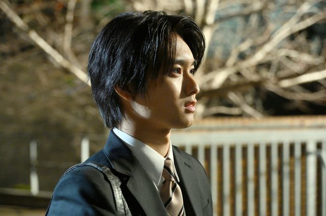 幻影の男の正体判明！「御上先生」第3話場面写真【ネタバレあり】（4枚目）