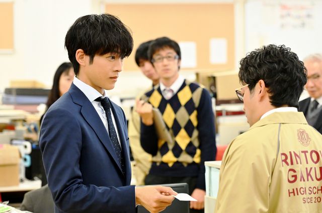 幻影の男の正体判明！「御上先生」第3話場面写真【ネタバレあり】（48枚目）