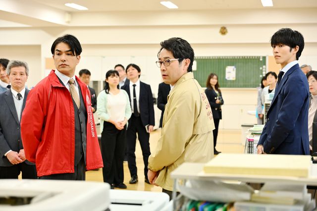 幻影の男の正体判明！「御上先生」第3話場面写真【ネタバレあり】（51枚目）