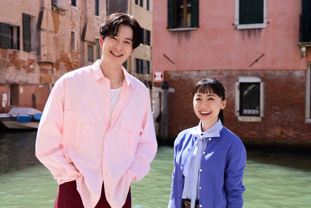 まるで映画のワンシーン　芦田愛菜＆岡田将生、水の都・ベネチアをめぐる【ベネチア国際映画祭】（5枚目）