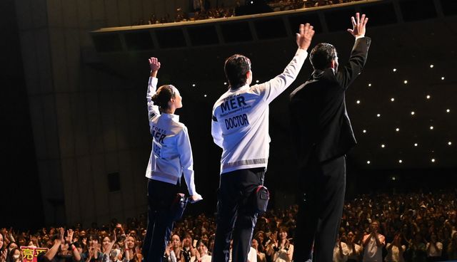 鈴木亮平・賀来賢人・菜々緒が役衣装でサプライズ登壇！『劇場版TOKYO MER～走る緊急救命室～CAPITAL CRISIS』完成披露：フォトギャラリー