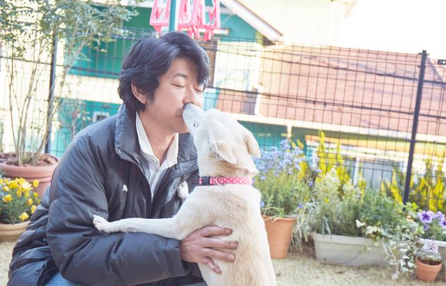 北村匠海、小松菜奈、吉沢亮らがワンコを愛でる『さくら』メイキングカット（4枚目）