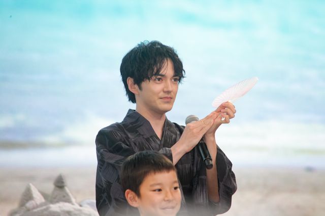 福原遥、林遣都、生田絵梨花ら浴衣で登場　風間俊介＆柳葉敏郎のウインクも！月9「明日はもっと、いい日になる」制作発表（8枚目）