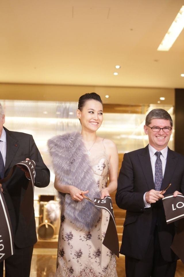 総額およそ660万円！菊地凛子ヴィトンファッションフォトギャラリー（2枚目）