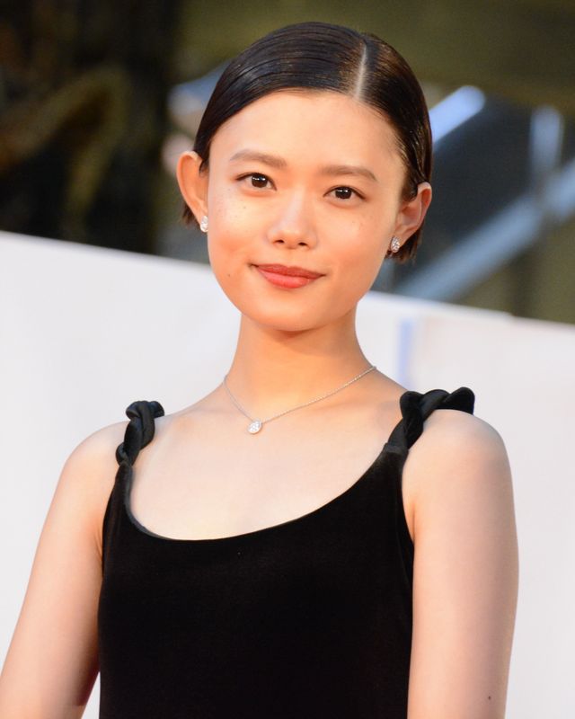 女優陣が大胆ドレスで美の競演（29枚目）