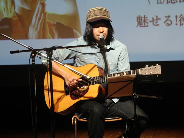 V6坂本との破局が報道された大塚千弘、クリスマスの予定に「何かあるといいですね」と笑顔！　画像ギャラリー（13枚目）