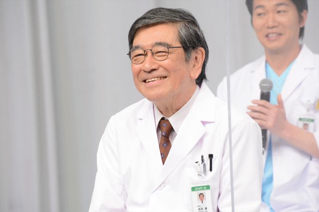 浜辺美波が白衣姿で登場！「ドクターホワイト」取材会にキャスト集結（10枚目）