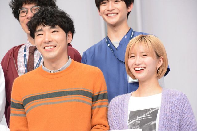 浜辺美波が白衣姿で登場！「ドクターホワイト」取材会にキャスト集結（27枚目）