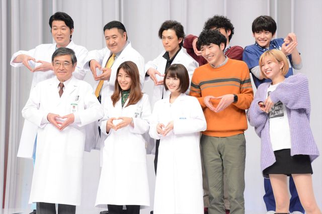 浜辺美波が白衣姿で登場！「ドクターホワイト」取材会にキャスト集結（29枚目）