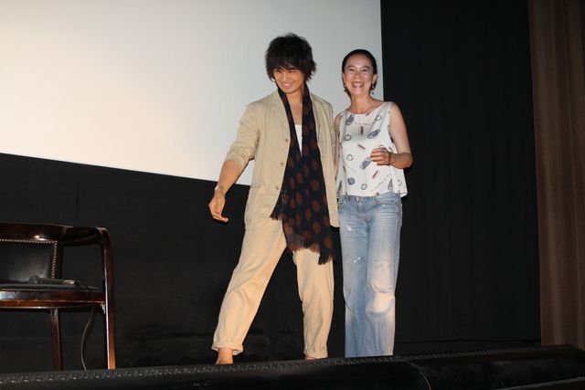 壁ドンされる斎藤工…フォトギャラリー（3枚目）