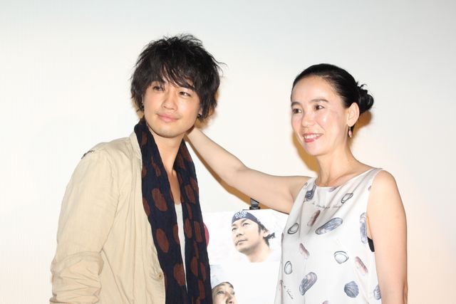 壁ドンされる斎藤工…フォトギャラリー（8枚目）