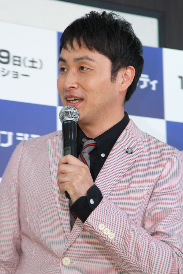 具志堅用高、美女のチューに大感激！フォトギャラリー（9枚目）