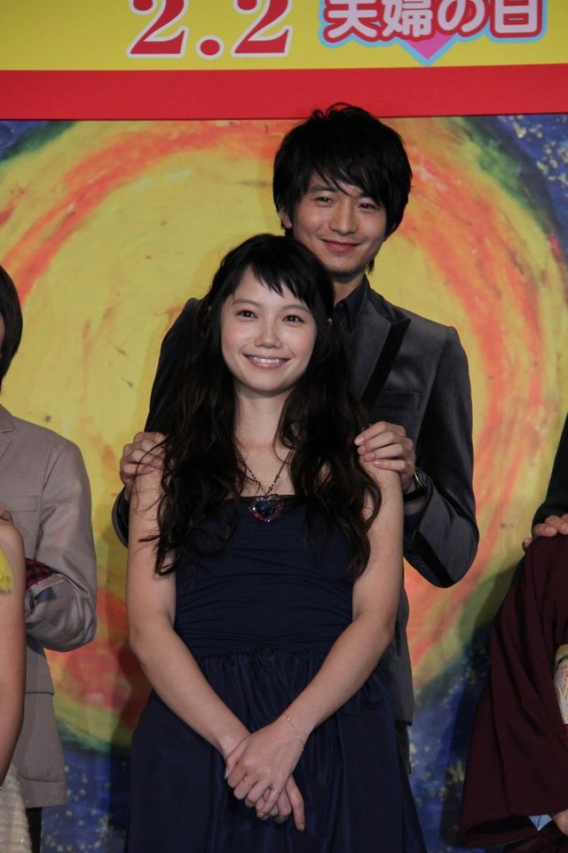 宮崎あおい、向井理の生ハグに赤面！映画『きいろいゾウ』完成披露イベントフォトギャラリー（8枚目）