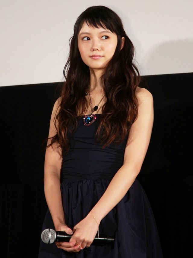 宮崎あおい、向井理の生ハグに赤面！映画『きいろいゾウ』完成披露イベントフォトギャラリー（12枚目）