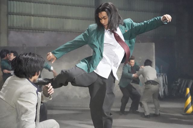 『今日から俺は!!劇場版』ツッパリたちのアクション場面カット（3枚目）