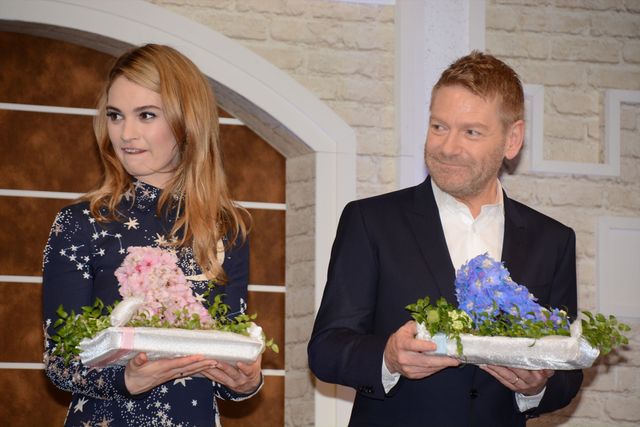 バースデーサプライズに『シンデレラ』女優大感激！フォトギャラリー（14枚目）