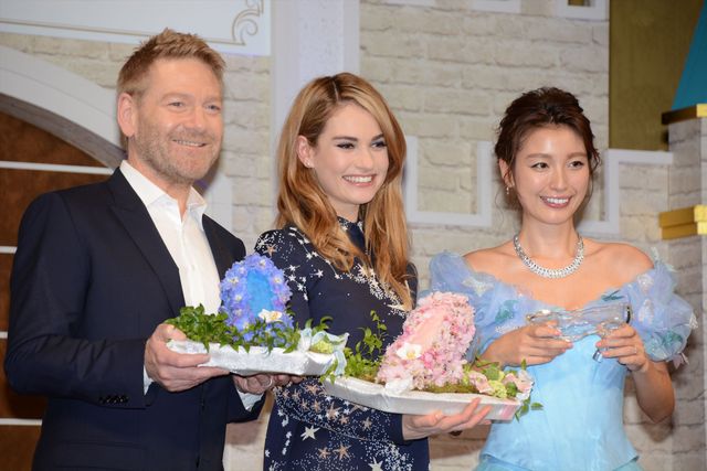 バースデーサプライズに『シンデレラ』女優大感激！フォトギャラリー（19枚目）