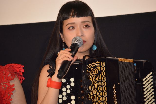 足立梨花主演『キスできる餃子』完成披露舞台あいさつ（11枚目）