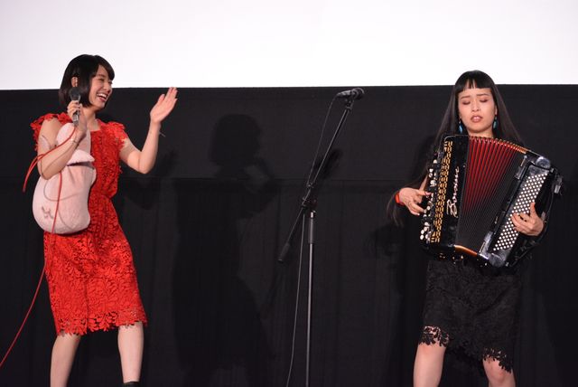 足立梨花主演『キスできる餃子』完成披露舞台あいさつ（12枚目）