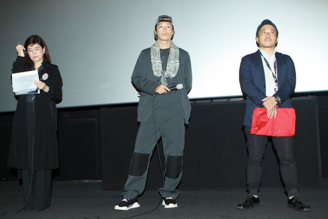 井浦新がオシャレ！恩師・若松孝二監督演じた『止められるか、俺たちを』で釜山国際映画祭へ（2枚目）