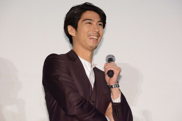 ファンへの対応もバッチリな山崎賢人『斉木楠雄のΨ難』ピンクカーペット＆完成披露試写会（15枚目）