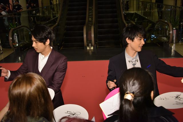 ファンへの対応もバッチリな山崎賢人『斉木楠雄のΨ難』ピンクカーペット＆完成披露試写会（18枚目）
