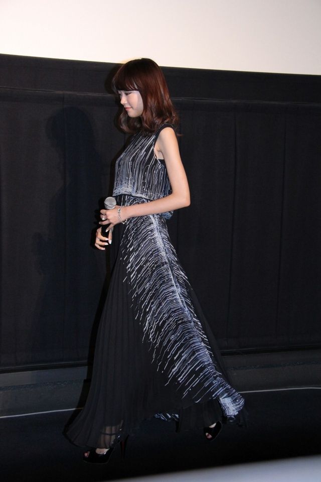 桐谷美玲の大人っぽいドレス姿必見！フォトギャラリー（2枚目）