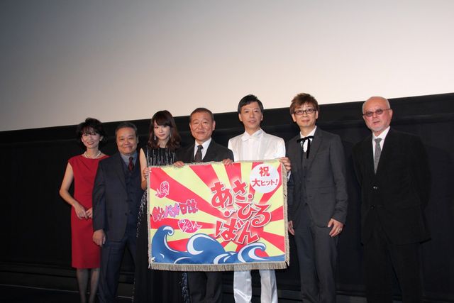 桐谷美玲の大人っぽいドレス姿必見！フォトギャラリー（13枚目）