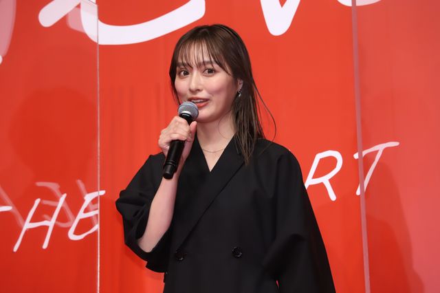 清野菜名、“バロン”を手に笑顔！映画『耳をすませば』ジャパンプレミアイベント（4枚目）