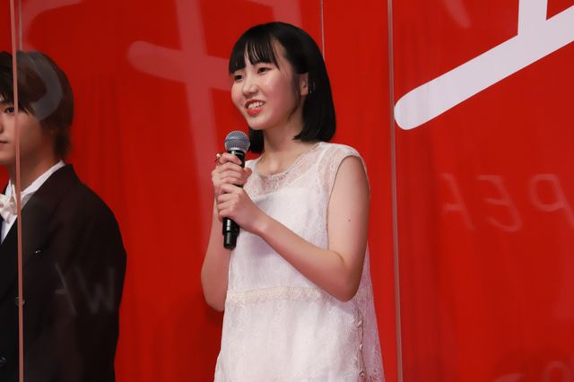 清野菜名、“バロン”を手に笑顔！映画『耳をすませば』ジャパンプレミアイベント（5枚目）