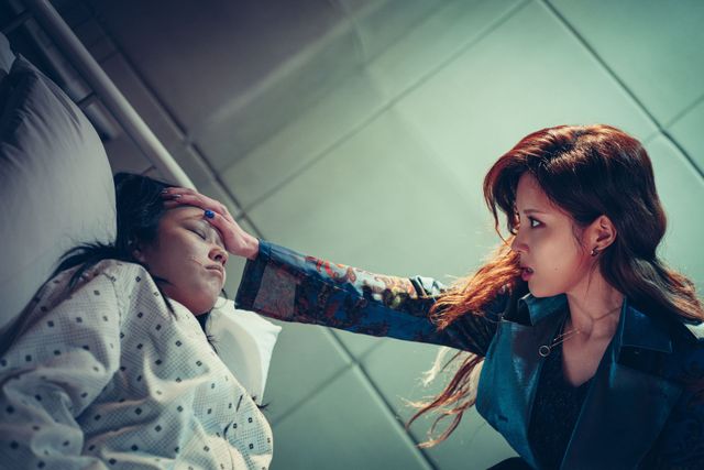 マブリー＆少女時代ソヒョンが悪魔祓い役に！映画『悪魔祓い株式会社』場面写真4点（2枚目）