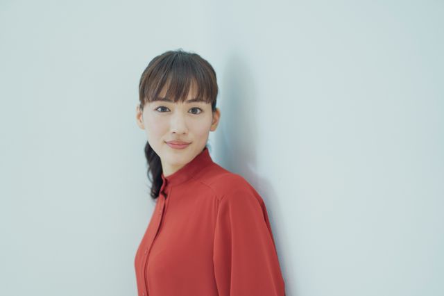 透明感すごい！綾瀬はるか『奥様は、取り扱い注意』インタビューカット集（5枚目）