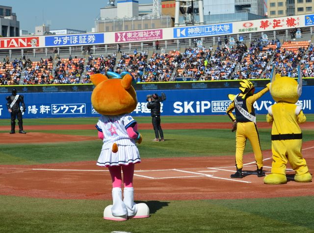 ロボコップ始球式フォトギャラリー（9枚目）