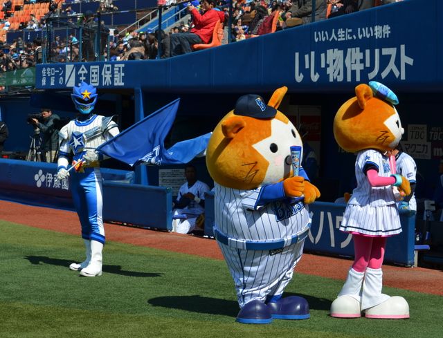 ロボコップ始球式フォトギャラリー（20枚目）