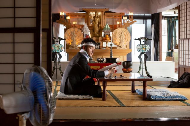 草なぎ剛主演『台風家族』場面写真が15枚一挙公開！（11枚目）