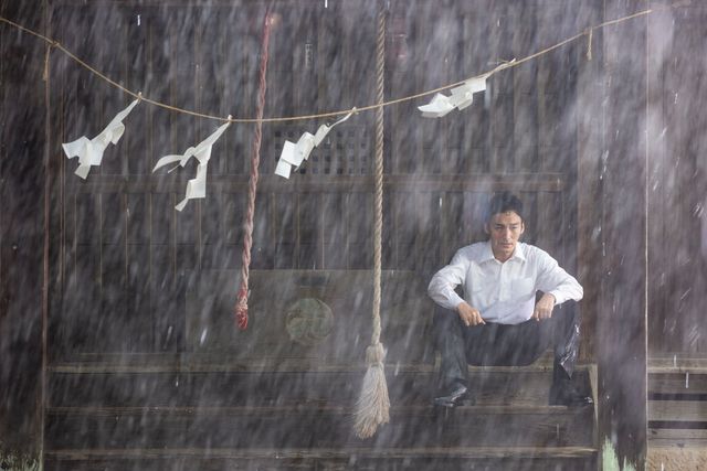 草なぎ剛主演『台風家族』場面写真が15枚一挙公開！（13枚目）