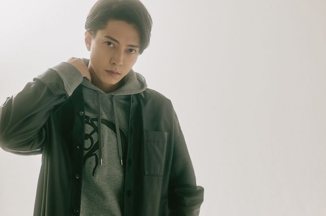 山下智久、美しい横顔…「神の雫/Drops of God」インタビュー撮り下ろしカット（4枚目）