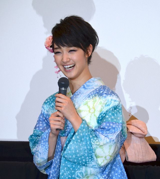 剛力彩芽、艶やかな浴衣姿で女子力アップ!　『L・DK』大ヒット御礼イベントは夏一色?!　画像ギャラリー（2枚目）