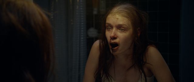 美少女が血まみれ…『セーラ　少女のめざめ』【14枚】（3枚目）