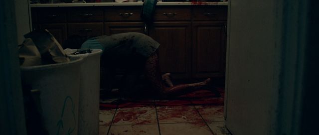 美少女が血まみれ…『セーラ　少女のめざめ』【14枚】（7枚目）