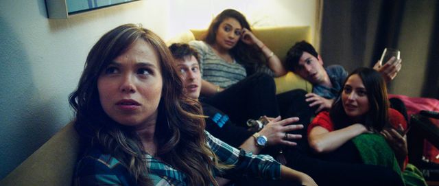 美少女が血まみれ…『セーラ　少女のめざめ』【14枚】（12枚目）