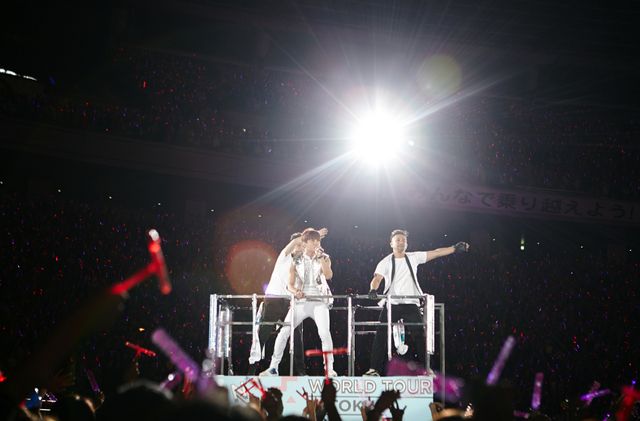 東方神起の大迫力パフォーマンスも！少女時代、SUPER JUNIOR、SHINee、EXOら出演『SMTOWN THE STAGE』フォトギャラリー：フォトギャラリー