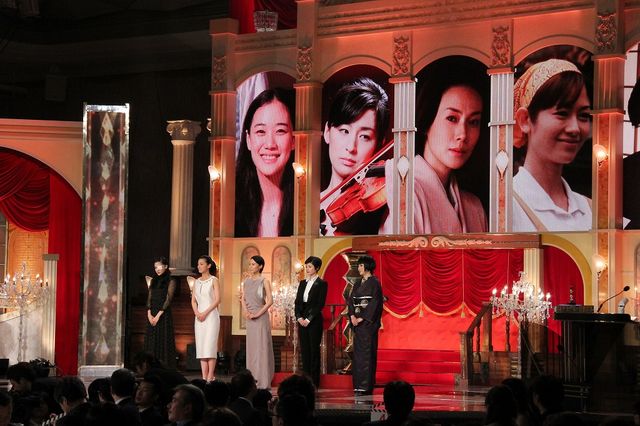 真木よう子が最優秀助演女優賞！「日本アカデミー賞授賞式」フォトギャラリー：フォトギャラリー