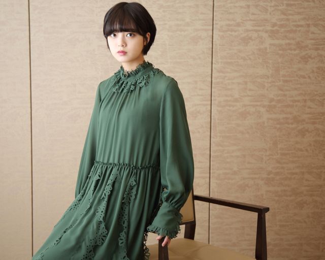 平手友梨奈『響 -HIBIKI-』インタビューカット（2枚目）