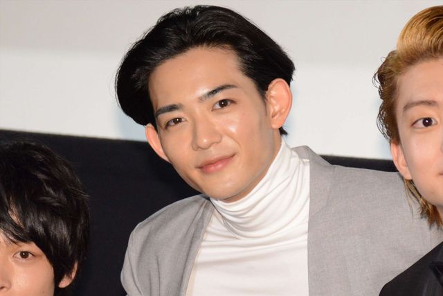 生田斗真＆広瀬すず初共演『先生！』初日舞台あいさつ！（4枚目）