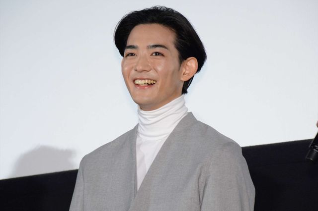 生田斗真＆広瀬すず初共演『先生！』初日舞台あいさつ！（8枚目）